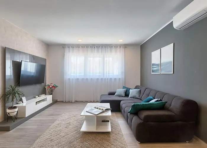 In With Swimming Pool *