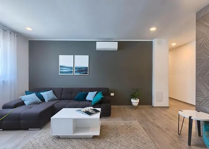 In With Swimming Pool Villa