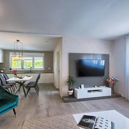 In Pula With Swimming Pool Вилла *