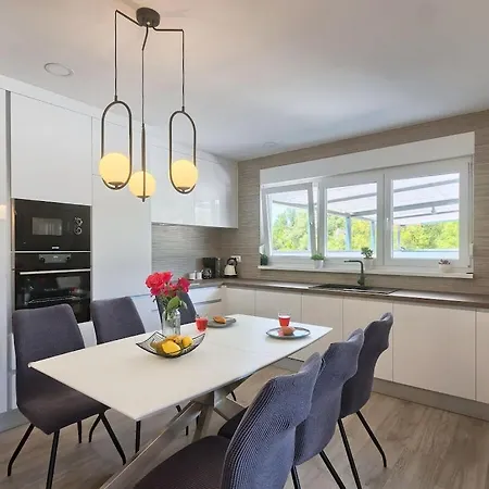 In Pula With Swimming Pool Вилла