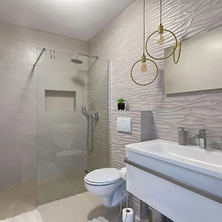 Вилла In Pula With Swimming Pool