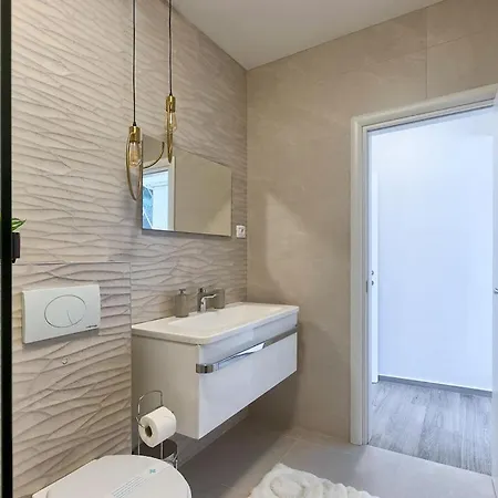 In Pula With Swimming Pool Пула