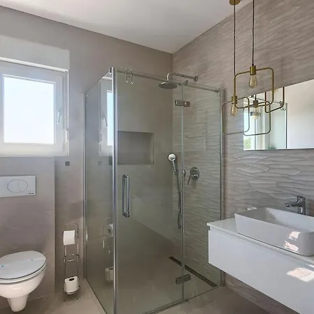 Вилла In Pula With Swimming Pool *