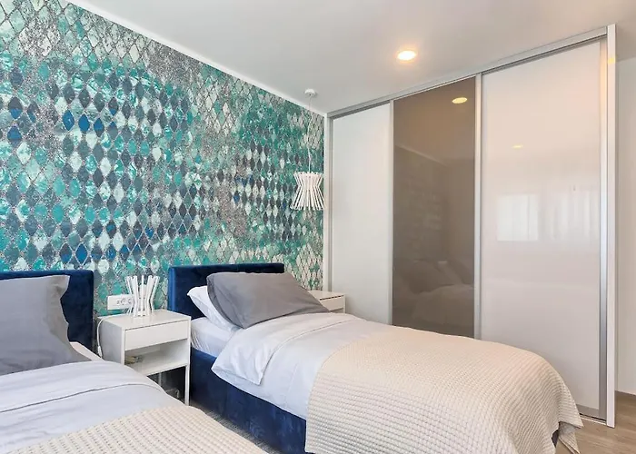 In With Swimming Pool * Pula